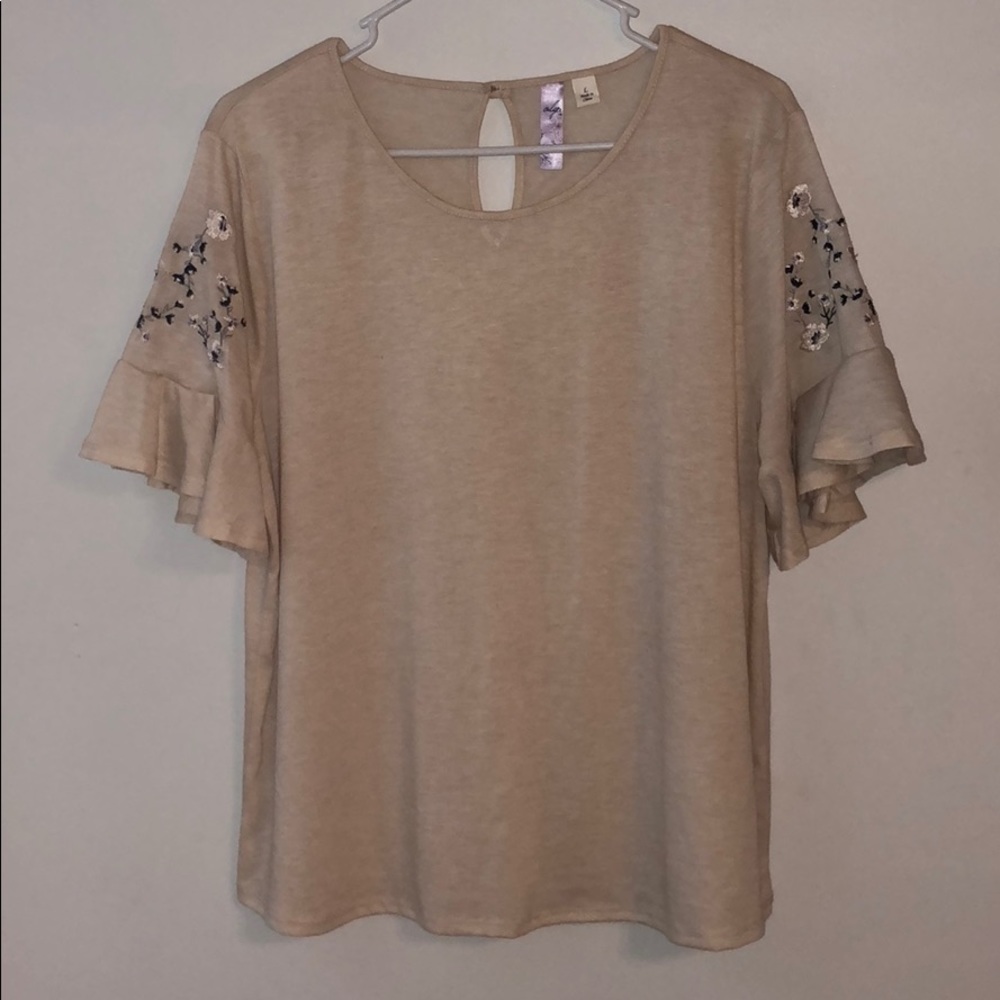 Embroidered Ruffle Sleeve